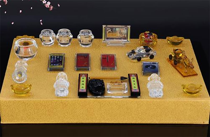 下葬用品都有哪些？骨灰盒下葬用户品包括了哪些内容？