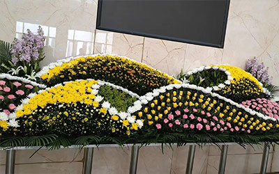 办丧事一条龙大概多少钱？老人去世在殡仪馆办一条龙多少钱？