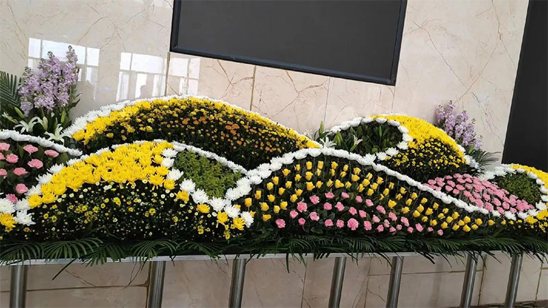 办丧事一条龙大概多少钱？老人去世在殡仪馆办一条龙多少钱？