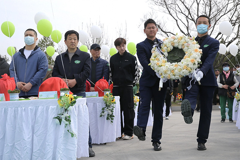 参加葬礼后的习俗