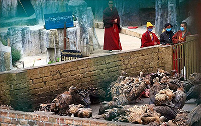 藏族人的丧葬习俗观念是怎样的？