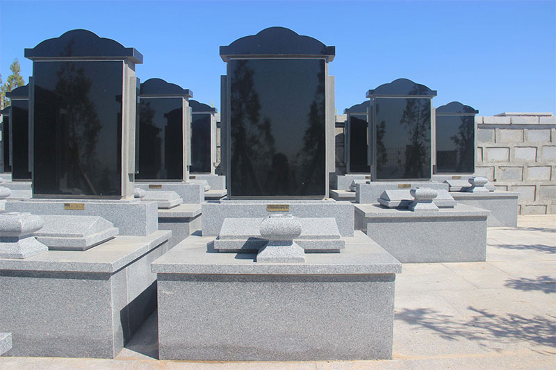 在昆明墓园里如何选择下葬日期