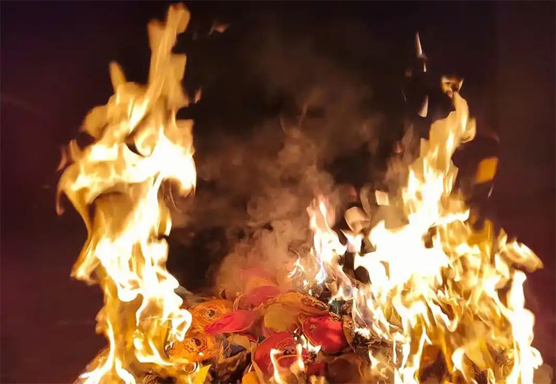 给去世的人陪葬及焚化的衣物有什么忌讳吗