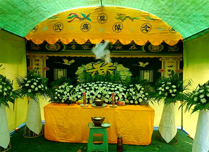 老人在养老院去世，该如何举办葬礼呢？