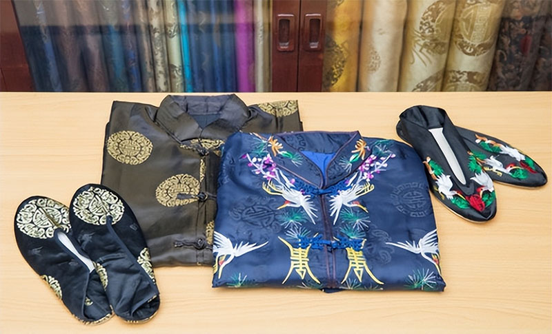 寿衣的穿着流程是怎样的