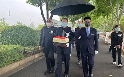 下葬骨灰盒必须知道的流程和注意事项