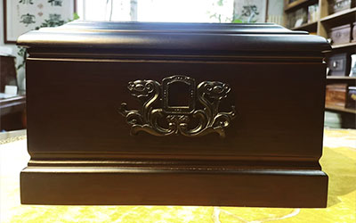 骨灰盒的材料是什么？骨灰盒的材质有哪些？