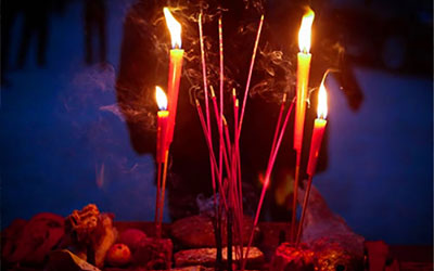 给去世的人上几支香？上香的规矩和含义有哪些？