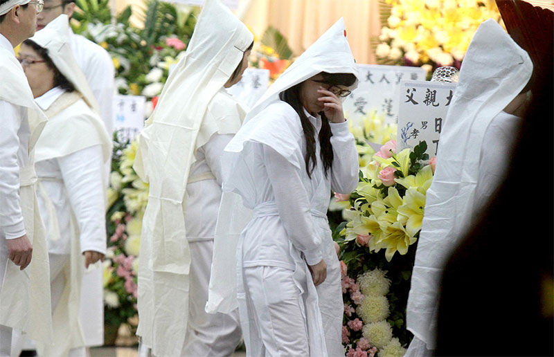 出殡：传统仪式与讲究