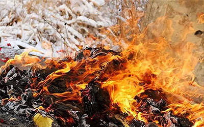 离世亲人衣物何去何从：烧与不烧间的温情抉择