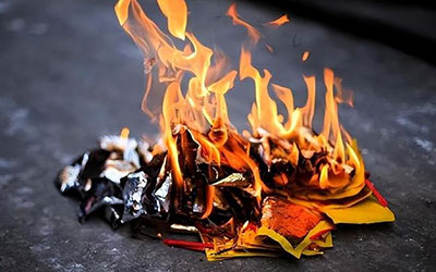 处理遗物有门道：三类物品慎焚烧