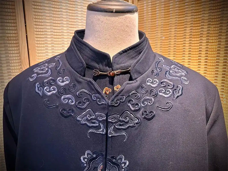 寿衣的讲究：如何为逝者选择最后的体面