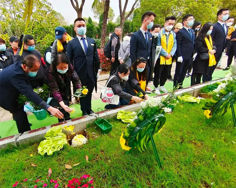 生态葬与传统墓葬相比有哪些优势