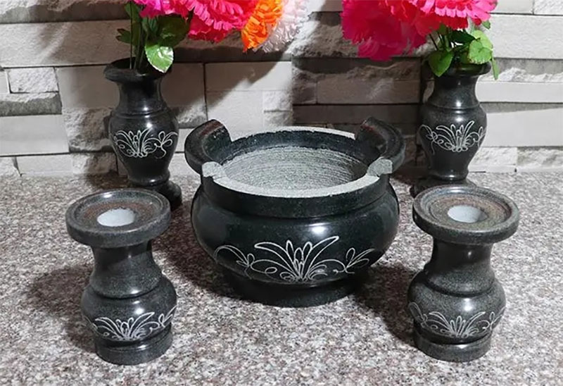 亲人去世后,在昆明墓地安葬时需要准备哪些陪葬品 亲人去世后,在昆明墓地安葬时需要准备哪些陪葬品