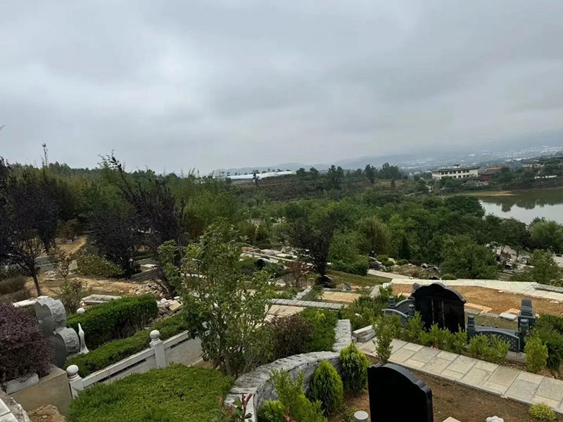 昆明陵园清明节前后购买有优惠吗?清明节是购墓的高峰期? 昆明陵园清明节前后购买有优惠吗?清明节是购墓的高峰期?