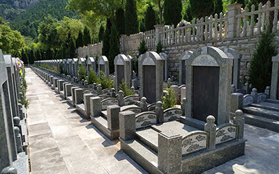 大门朝向墓区怎么办？