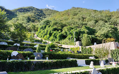 公墓的风水很重要，可影响到下一代的财运和运势