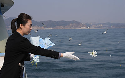 海葬指南：揭秘哪些人适合海葬，其中一类竟如此罕见！