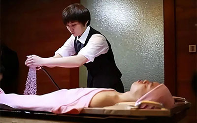 老人过世后，净身穿衣包括哪些项目？