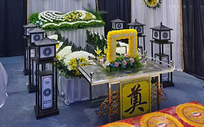 遗体告别穿什么颜色衣服？遗体告别仪式着装要求