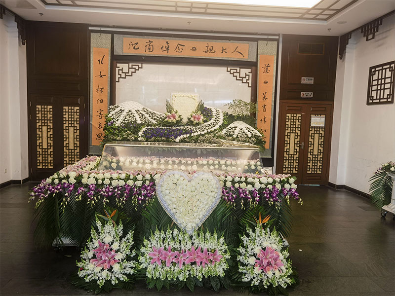 中式葬礼和西式葬礼哪个好?中式葬礼和西式葬礼的区别 中式葬礼和西式葬礼哪个好?中式葬礼和西式葬礼的区别