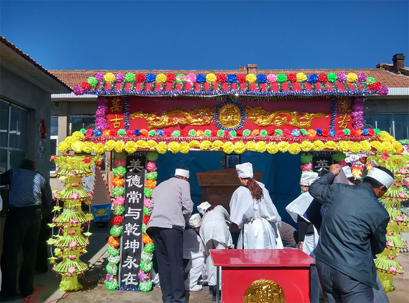 参加殡葬穿什么衣服？参加殡葬的衣服穿着建议