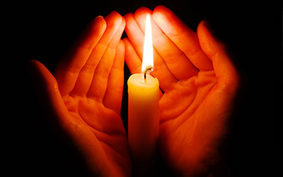 丈夫灵堂遗像放在哪里？遗像的摆放位置原则