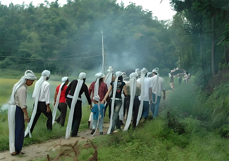 下葬和出殡的区别是什么?下葬和出殡的两大区别 下葬和出殡的区别是什么?下葬和出殡的两大区别