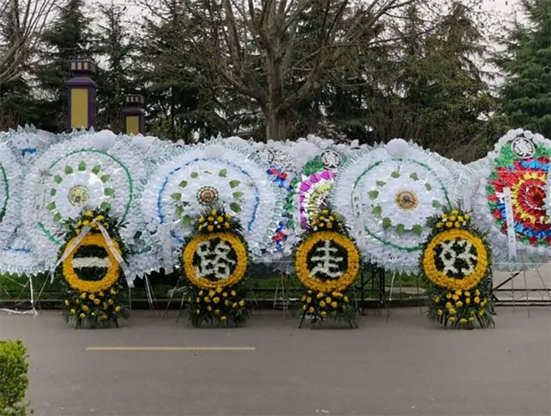 殡葬服务骨灰盒寿衣费用