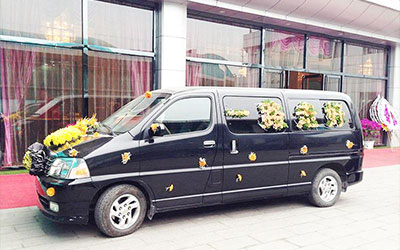 昆明白事用车租赁，骨灰接送