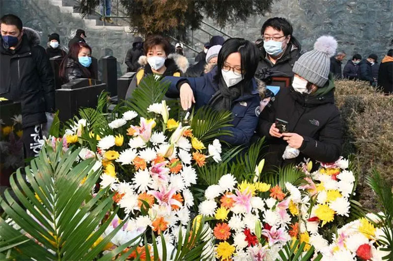 安葬的吉日和时辰也是特别的重要