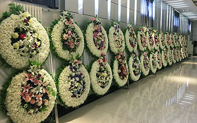 市民在选择昆明殡葬一条龙时是否可以自由选择墓地类型？