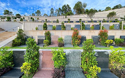 昆明丧葬服务机构是否提供安排交通和接送亲友的服务？