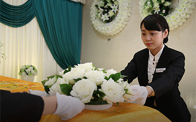 昆明丧葬一条龙是否提供殡仪服务保险或预付方案？