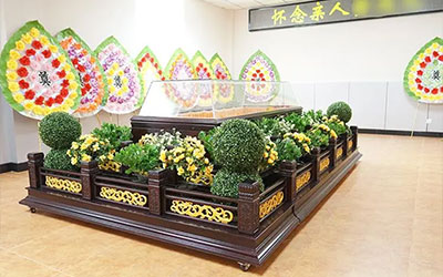 家属在选择昆明丧葬一条龙时，需要注意哪些注意事项？