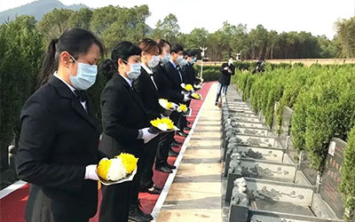 昆明丧葬一条龙是否提供悼词撰写或朗诵的服务？