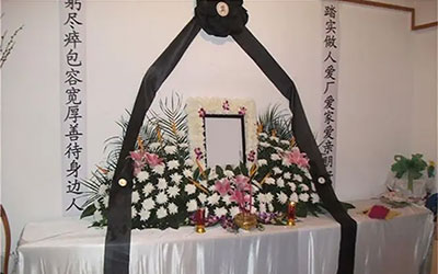 殡葬服务一条龙一般多少钱？