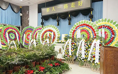 是否可以选择不同的白事一条龙服务套餐和选项？