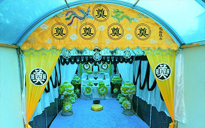 殡葬服务一条龙是否包括墓地选址和墓地安排？