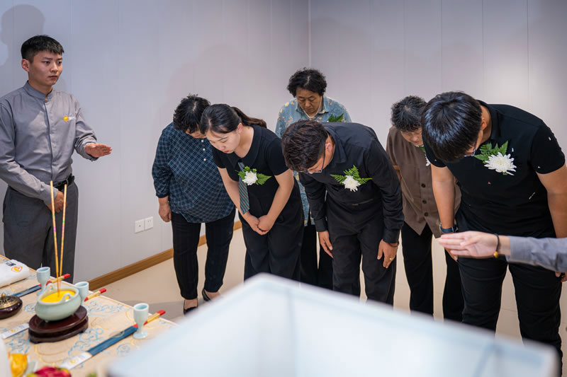 殡葬专家团队,为市民送别亲人:昆明殡葬服务公司的尊贵品质 殡葬专家团队,为市民送别亲人:昆明殡葬服务公司的尊贵品质