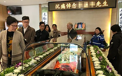 完善的殡仪一条龙服务：为逝者送上最后的敬意