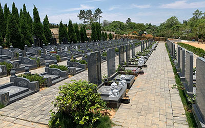 殡葬一条龙包含哪些服务内容？殡仪馆殡葬一条龙葬礼包含花圈吗？