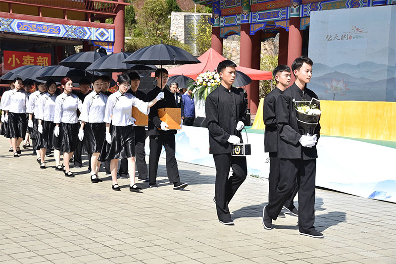 你hold得住这样的殡葬仪式吗