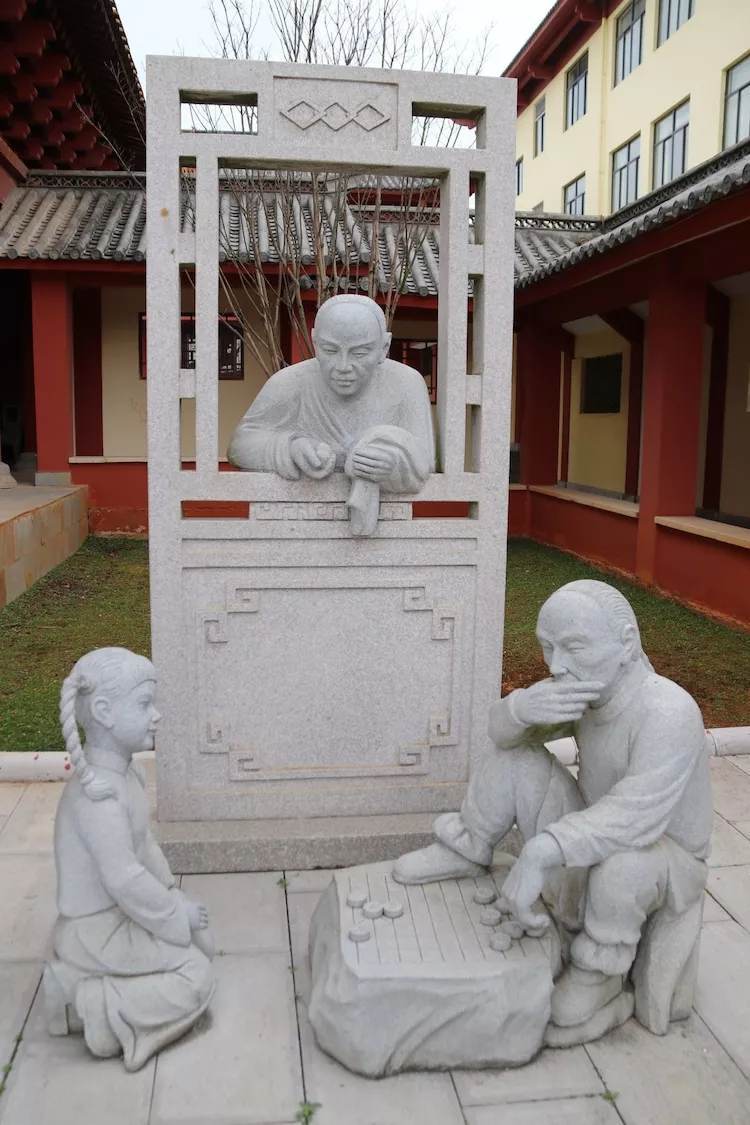 昆明青龙艺术陵园风景展示