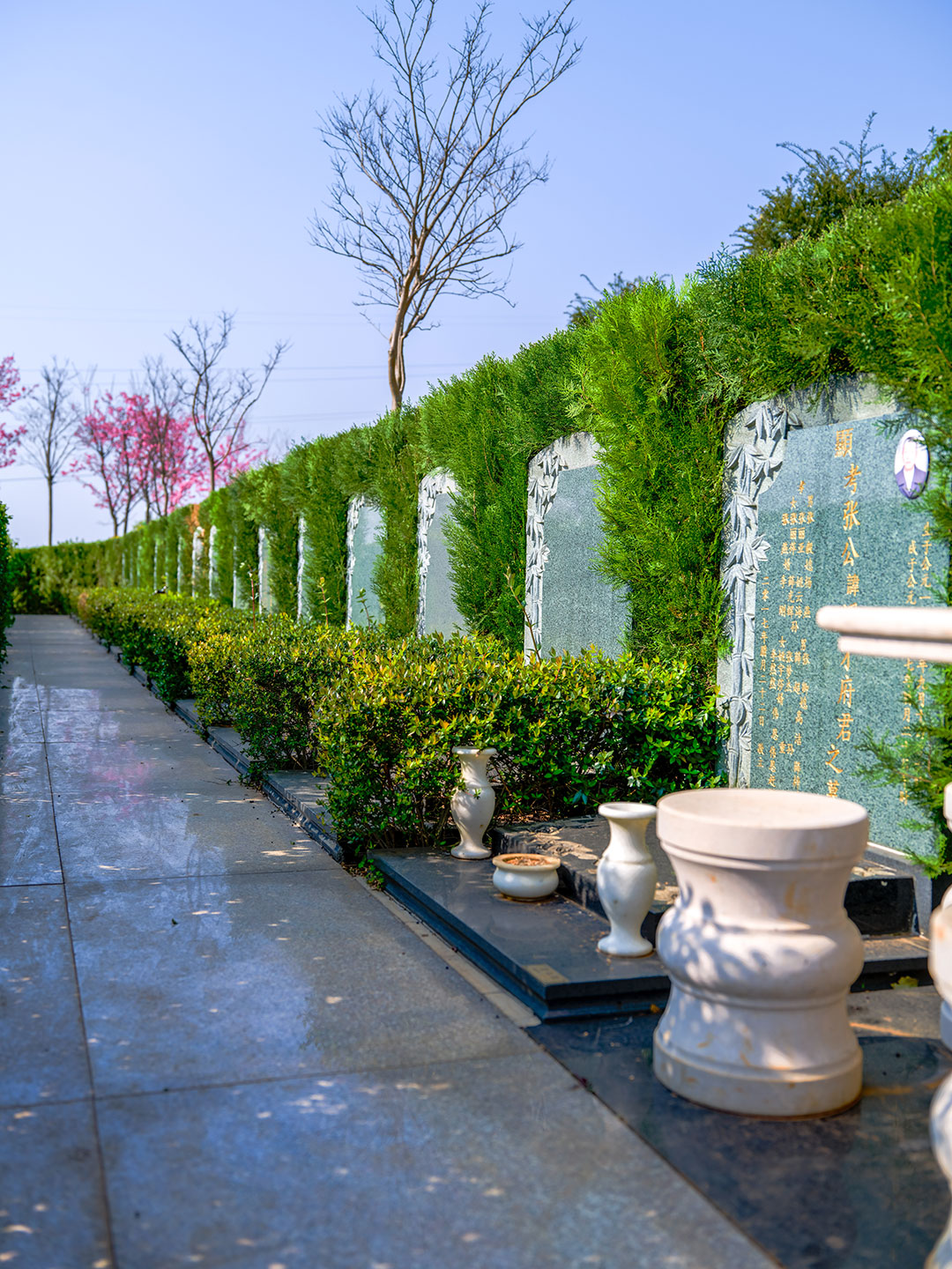 昆明抚仙湖人文纪念园传统立碑样式展示